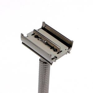 D642 respetuoso del medio ambiente la cuchilla de doble filo de color plata de afeitar el pelo mango largo mariposa giro abierto de la maquinilla de afeitar de seguridad - Product Image 4