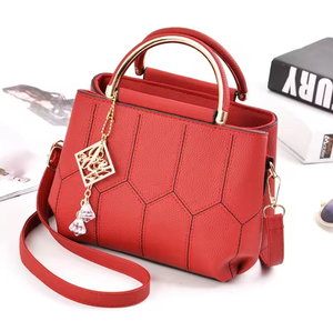 Sac à main, portefeuille et sac à bandoulière de créateur pour femme, sac à bandoulière de luxe avec logo personnalisé - Product Image 2