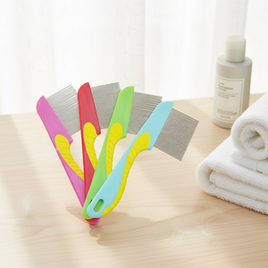 หวีกำจัดเหาแบบใช้แล้วทิ้ง ด้ามจับพลาสติก ปลายเข็มสแตนเลสนุ่ม ใช้งานง่าย ปลอดภัย สำหรับผู้ปกครอง กำจัดเหา ไข่เหา สำหรับแมวและสุนัข หวีกำจัดเห็บหมัด - Product Image 1