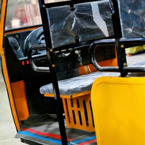 신상품 탄자니아 <span class=keywords><strong>200cc</strong></span> 폐쇄 형 캐빈 모터 세발 자전거 가솔린 승객 전동 택시 툭툭 모터 3 열 툭툭 - Product Image 2