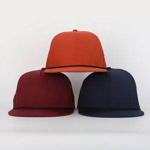 Gorra Deportiva de Alto Rendimiento con Diseño de 6 Paneles, Logotipo Personalizado, Visera Plana de Poliéster, Venta al por Mayor, Orificios Cortados con Láser, Estilo Vintage con Cuerda - Product Image 2