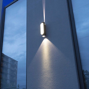 Lámpara de Pared Exterior Moderna y Minimalista, Impermeable, con Luz Ascendente y Descendente, para Balcón, Patio y Jardín - Product Image 3