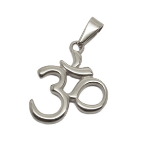 Ciondolo Boho da Donna con Simbolo Om Yoga, Charm 20mm in Acciaio Inox, Pendente Aum Ohm Placcato Oro 18k, Gioiello Religioso con Simbolo Yoga - Product Image 3