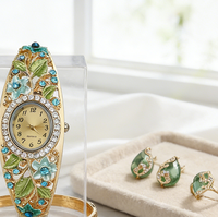 Ensemble de bijoux vintage : Montre-bracelet ovale en émail floral, Collier pendentif goutte d'eau, Boucles d'oreilles, Charme, Bague ouverte ajustable pour banquet