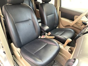 Partenaire des services publics de la ville : Nissan Livina automatique 2010, conduite sans effort, grand espace de chargement, le choix intelligent pour les courses et les trajets quotidiens - Product Image 6