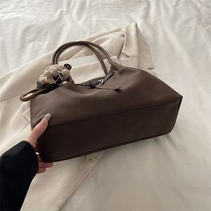 Korean Fashion Shoulder Bag Simple and Large Capacity Niche Design Tote Bag Cross Body Women's Handbag - Product Image 4