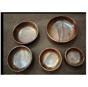 Bol en bois de qualité supérieure pour servir des chocolats et des collations, idéal pour la maison, la cuisine et la vaisselle d'hôtel, disponible à la vente. - Product Image 1