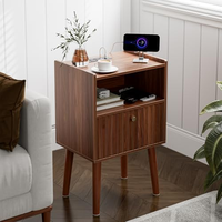 Service OEM : Ensemble de 3 tables de salon en noyer cannelé de style Mid-Century, comprenant un meuble TV, une table basse et une table d'appoint