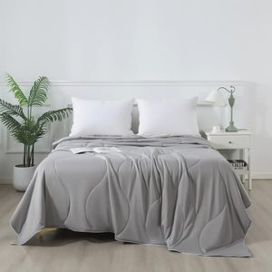 Couvertures de refroidissement pour les dormeurs chauds et les sueurs nocturnes, couette d'été grise pour lit Queen Size, respirante douce et légère - Product Image 6