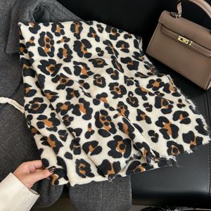 Zifeng OEM mode écharpe imprimé léopard pour l'automne et l'hiver femmes moderne <span class=keywords><strong>sauvage</strong></span> beauté cachemire chaud châle - Product Image 6