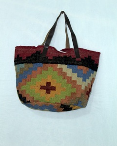 Sac fourre-tout en jute fait main pour femmes indiennes avec deux anses, style vintage, fermeture ouverte, pour le shopping, les sorties et l'usage quotidien, prix de gros - Product Image 1