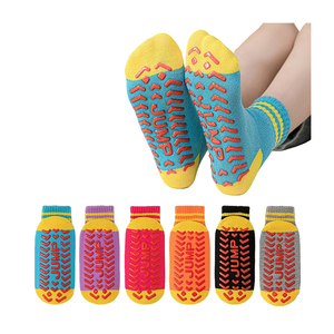 LightWeight Custom Your Brand Logo OEM Custom Logo Indoor Playground Anti Slip Jump Socks Trampoline Park Grip Socks
