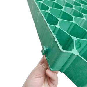 <span class=keywords><strong>Grille</strong></span> de <span class=keywords><strong>gravier</strong></span> en plastique <span class=keywords><strong>Grille</strong></span> de <span class=keywords><strong>sol</strong></span> en PE-HD Renforcement du <span class=keywords><strong>sol</strong></span> <span class=keywords><strong>Grille</strong></span> d'herbe en plastique Tapis de filtre à eau <span class=keywords><strong>pour</strong></span> parking Trottoir Pelouse - Product Image 3