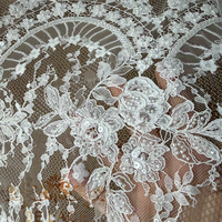 DELACE SXGN Dentelle Chantilly française avec broderie perlée et à sequins, tissu en maille à cils, motif floral, dentelle pour robe de mariée