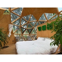 Maison dôme en verre de camping Plancher intérieur en bois luxueux avec baignoire Tentes Igloo Dome House Glamping Pod Maison en bois