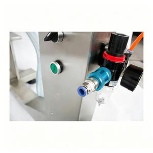 Máquina de Llenado de Botellas Vertical Semiautomática de Una Sola Cabeza G1LGD100-5000 para Plantas de Fabricación de Plástico, Imprentas y Vidrio - Product Image 4