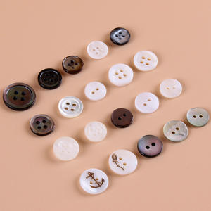 Maßgefertigte Runde Natürliche Perlmuttknöpfe mit 2 oder 4 Löchern für Hemden und Blusen - Product Image 2