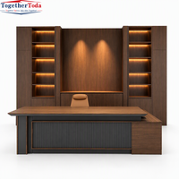 Bureau de direction moderne en bois, poste de travail exécutif, table de réception pour immeuble de bureaux et bureau à domicile