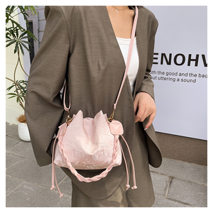 Nuevo Bolso de Hombro Cruzado de Diseño Exclusivo Inspirado en el Qipao Retro de Moda, Colección Verano 2025 Estilo Chino Guofeng - Product Image 3