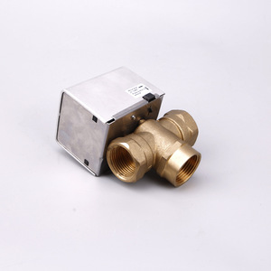 Válvula Angular Eléctrica de 1 Pulgada de Latón con Reinicio por Corte de Energía para Sistemas de Agua y HVAC - Product Image 1