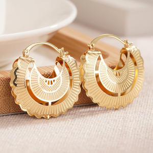 Pendientes de Aro Dorados E4520, Estilo Bohemio Geométrico, Joyería Fina para Uso Diario de Mujer, Chapados en Oro - Product Image 4