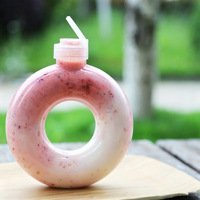 Plastik Donut Şeklinde Tek Kullanımlık Sütlü Çay Bardağı, Yaratıcı İnternet Fenomeni Bileklik Tasarımlı Meyve Suyu İçecekleri İçin