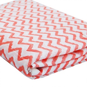 Tela de algodón estampada en zigzag hecha a mano en India, Sanganeri, para vestidos, cortinas, fundas de almohada, colchas, material de costura. - Product Image 1