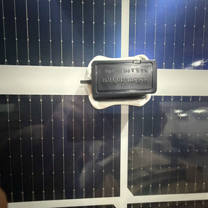 แผงโซลาร์เซลล์แบบสองหน้า 580w 590w 144 ฮาล์ฟเซลล์ กระจกสองชั้น ขนาดเซลล์ 156.75 มม. x 156.75 มม. - Product Image 1