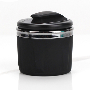 En gros Portable Durable <span class=keywords><strong>Lumineux</strong></span> ABS En Plastique Butt Seau De Voiture Cendrier Tasse <span class=keywords><strong>Logo</strong></span> Personnalisé et Élégant - Product Image 1