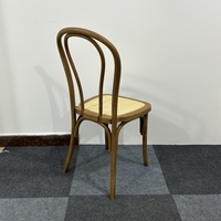Chaise en résine pour hôtel et mariage, empilable en PP, idéale pour événements extérieurs – Grande Vente