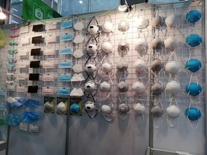 Masques <span class=keywords><strong>demi</strong></span>-masques filtrants jetables <span class=keywords><strong>FFP2</strong></span> avec valve pour la protection des parties du visage, OEM et ODM - Product Image 4