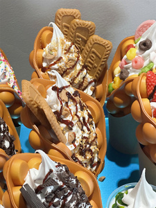 Présentoirs alimentaires, modèles réalistes, gaufres bulles, crème glacée fouettée, biscuits au chocolat, barres de collation, chariots à desserts, durables - Product Image 2