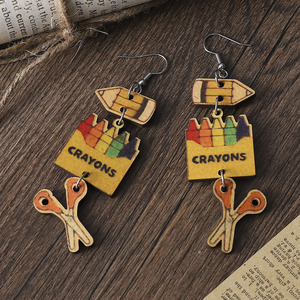 Pendientes de madera Regalo del día del maestro Lápiz Tijeras Pendientes colgantes para mujeres Uionen 1150 - Product Image 3