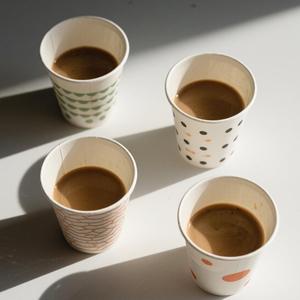 Gobelets à café jetables à double paroi imprimés sans PFAS, en papier biodégradable, avec logo - Product Image 2