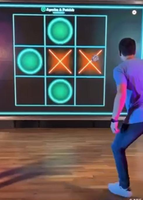 Système de jeu XOX à projection interactive infrarouge amusante d'intérieur 0.3 Ms Instant Respond Interactive Digital Tic-tac-toe Soccer Wall