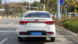 Nuova Offerta: Auto Usata Berlina K2 Turbo 1.4L con Cambio Manuale, Volante a Sinistra e Sedili in Pelle, Anni 2014-2017 - Product Image 6