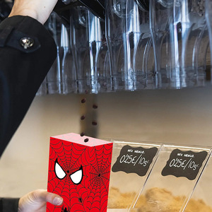 Tema de superhéroe Spider-Man Party Favors Bolsa de aperitivos favorita para niños personalizable Regalo de comida ecológico con impresión digital - Product Image 5