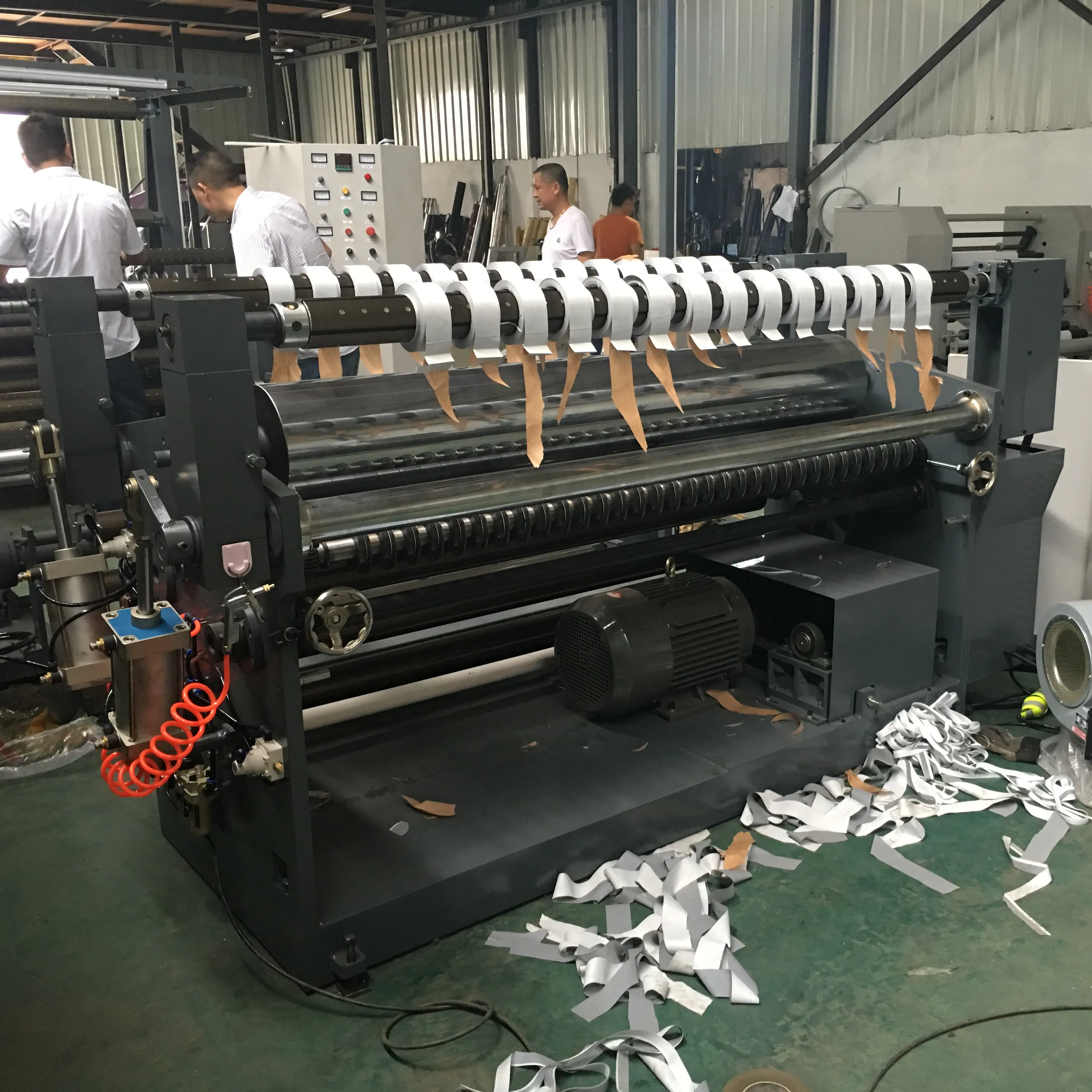 Máquina de enrolamento de derramamento slitter, versão 2.0, eixo duplo, máquina de rebotamento de alto nível para rolo de papel filme plástico