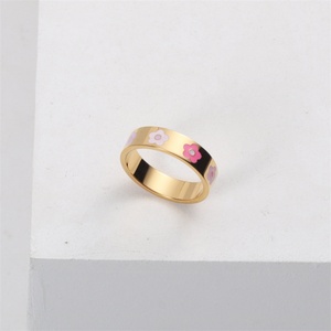 Anillo Grueso Personalizado de Acero Inoxidable con Baño de Oro de 18k, Esmalte Morado y Rosa, Diseño de Flor, Estrella y Corazón, Anillos Coloridos - Product Image 5