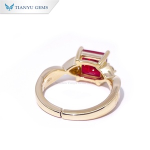 Tianyu Gems Bague de fiançailles jaune 10k personnalisée Lab Ruby Princess Cut avec bague de mariage Moissanite incolore pour les fêtes de dames - Product Image 3