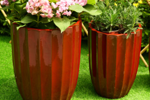 Ensemble de pots à fleurs en céramique de style américain, finition brillante bordeaux, texture côtelée verticale, pour intérieur, extérieur, maison, jardin, patio, décoration - Product Image 3