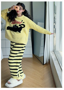 Pigiama di velluto corallo per ragazze della scuola media nuova casa inverno vestito caldo con motivo cartone animato vestiti invernali ispessiti per neonati - Product Image 2