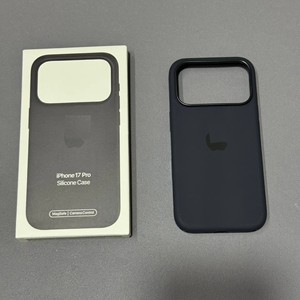 Nuova <span class=keywords><strong>Cover</strong></span> in Silicone Liquido Quadrata per iPhone 17 Pro Max 2026 - Custodia Morbida Effetto Seta per iPhone 17 Air e iPhone 17 Pro Max - Product Image 6