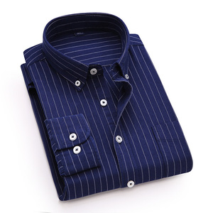 Nouvelle <span class=keywords><strong>chemise</strong></span> décontractée à manches longues rayée pour <span class=keywords><strong>homme</strong></span>, style coréen, col rabattu perlé, en tissu <span class=keywords><strong>Oxford</strong></span> 100 % coton, infroissable, collection Printemps 2026 - Product Image 3