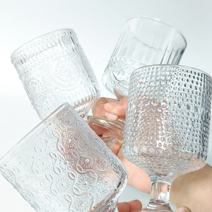 <span class=keywords><strong>Verres</strong></span> <span class=keywords><strong>à</strong></span> vin décoratifs modernes <span class=keywords><strong>à</strong></span> rayures verticales en relief motif tournesol, jolies coupes <span class=keywords><strong>à</strong></span> pied pour mariage, fête, bar - Product Image 3