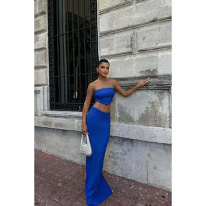 Ensemble jupe et veste Saks pour femme avec fente élégante – Tenue chic pour femme - Product Image 3