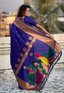 Sari de Seda Paithani con Motivos Tejidos en Zari Violeta para Festivales Gudi Padwa, Motivos Tradicionales en Zari para Vestimenta Festiva y de Celebración - Product Image 2