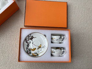 Hot Sale Nordic Luxury Restaurant <b>Dinner</b> Plates <b>Set</b> Customizable <b>White</b> and Blue Porcelain with Gift Box - Product Image 5