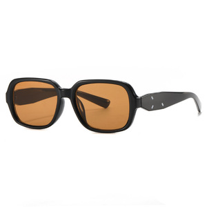 Gm Retro <b>Sunglasses</b> For Women <b>Square</b> Frame Pc Material Uv400 Protection Black Color - Product Image 4