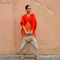 Robe de soirée décontractée pour femme, style streetwear Miyake, longue, col en V, manches chauve-souris, plissée, imprimé numérique, avec pompon